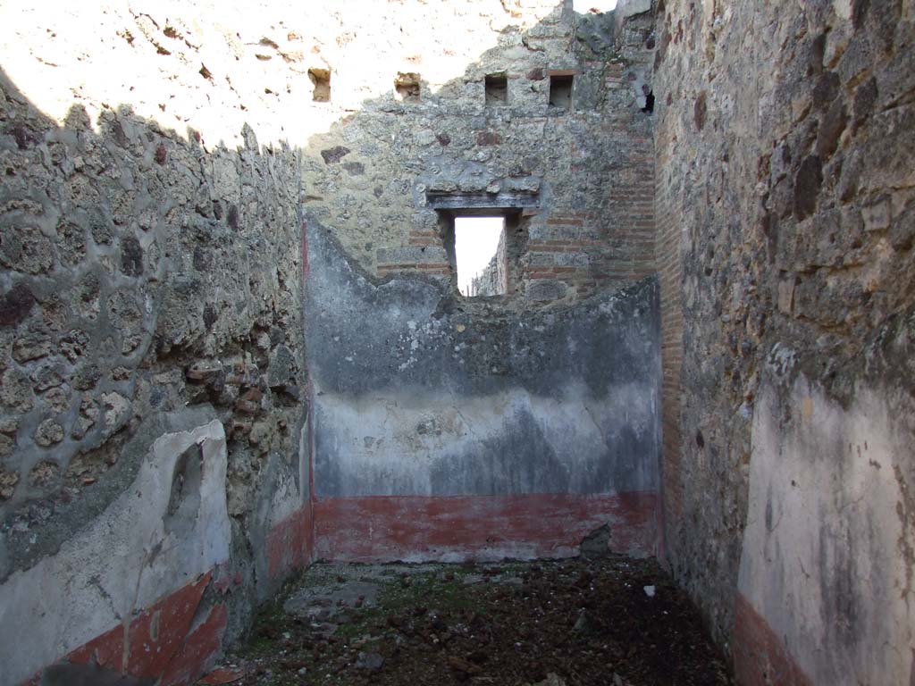 VI.14.22 Pompeii. December 2007. Room 11, room to north of the entrance with window onto Via Stabiana.