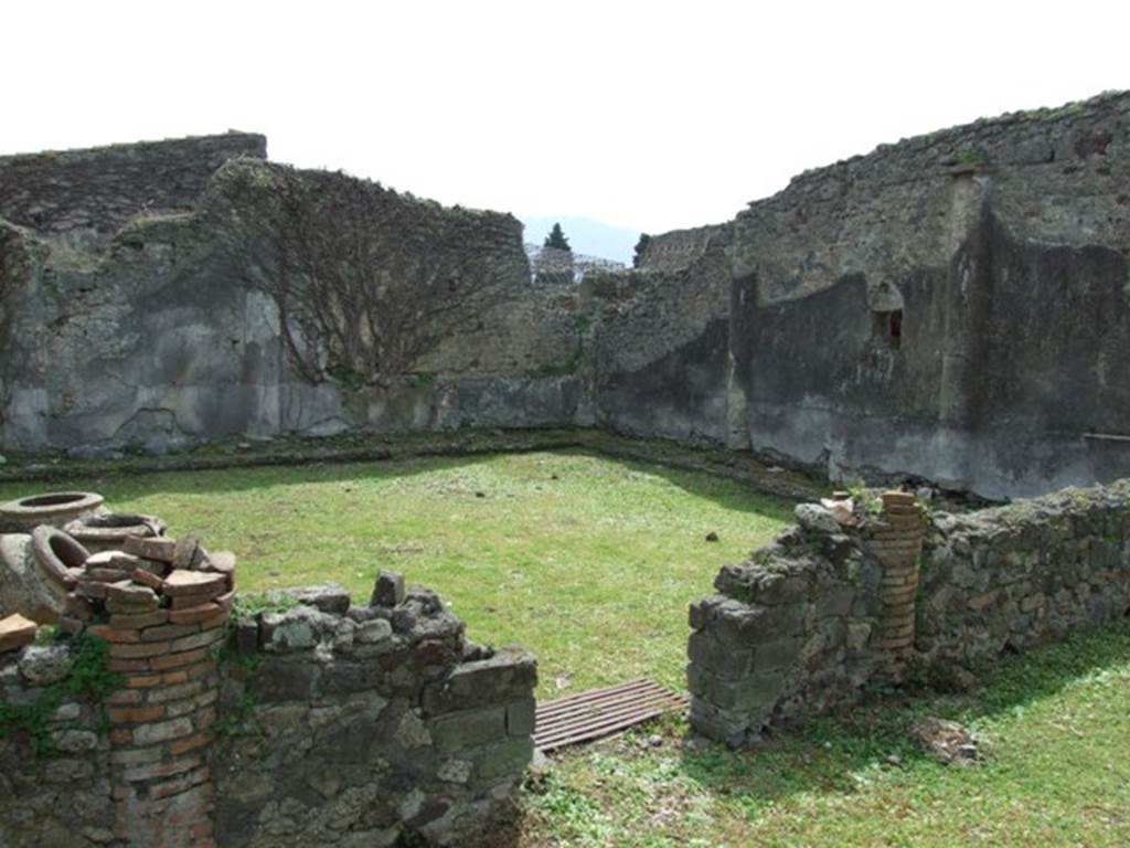 VI.16.27 Pompeii. March 2009.  Looking south-west across peristyle garden M, with entrance in north wall.
