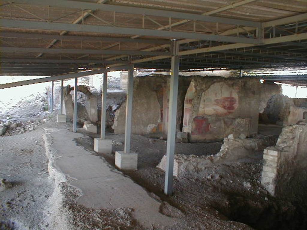 VI.17.41 Pompeii. September 2004. Looking north along rear of house.
