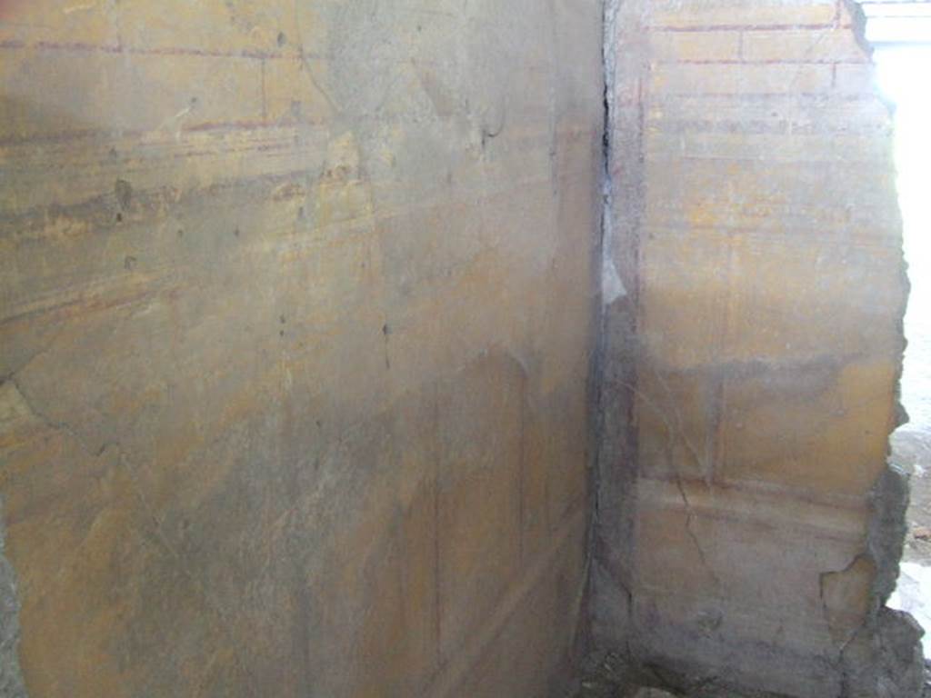 VI.17.41 Pompeii. May 2006. Cubiculum on north side of tablinum, south-west corner. The west wall had been split by the Bourbon excavators, when they took the painting from the east wall of the adjoining room.

