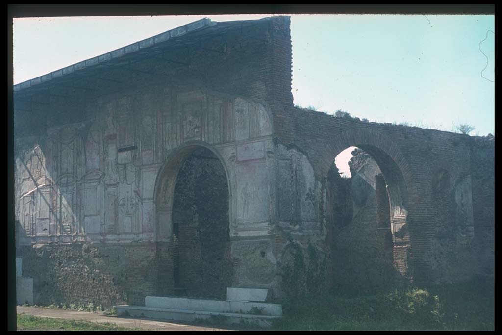 VII.1.8 Pompeii. Stucco wall in south-west corner and nymphaeum F with two arches. 
Photographed 1970-79 by Günther Einhorn, picture courtesy of his son Ralf Einhorn.
