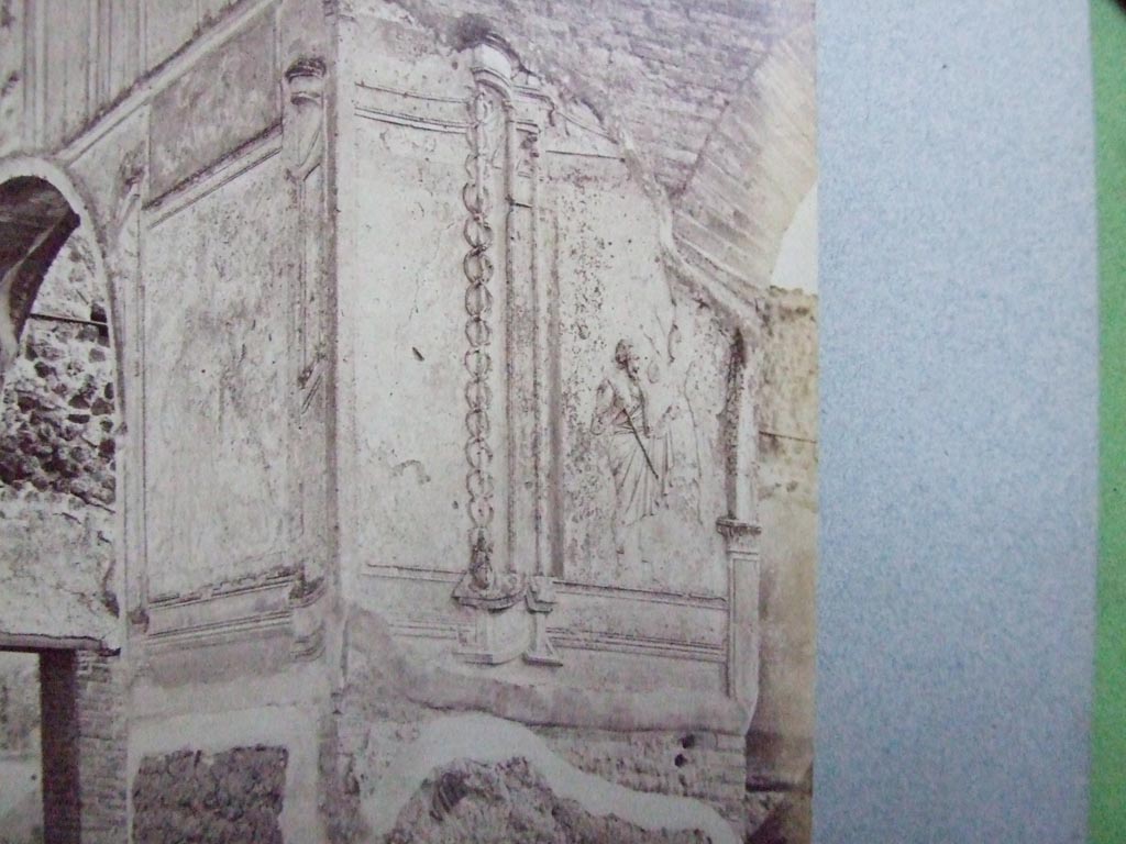 VII.1.8 Pompeii Stabian Baths. Detail of stucco plaster on outside corner of room nymphaeum F. 
Old undated photograph courtesy of the Society of Antiquaries, Fox Collection.
