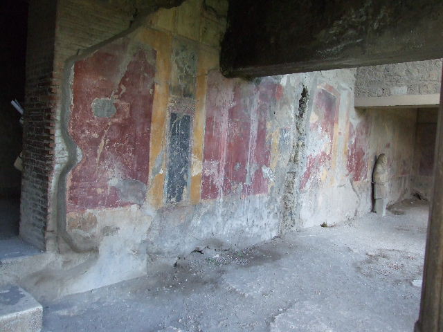 VII.1.8 Pompeii. December 2006. Entrance to rooms O and P from north portico B.