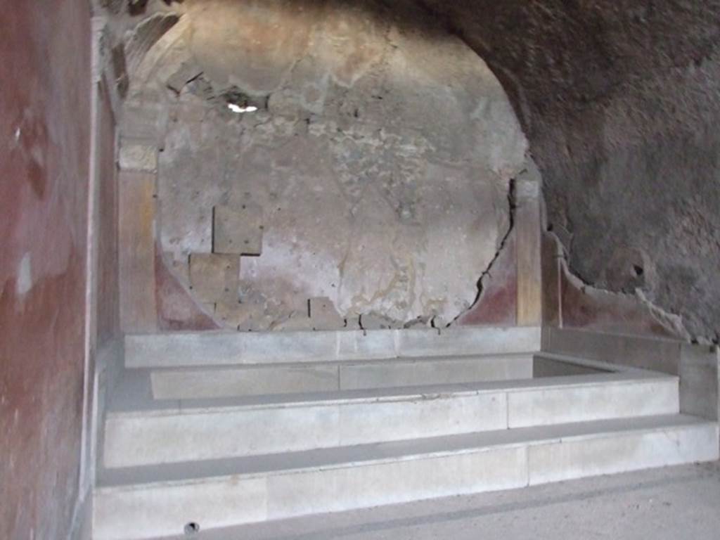 VII.1.8 Pompeii. December 2007. Marble pool at east end of calidarium 9 in womens baths.