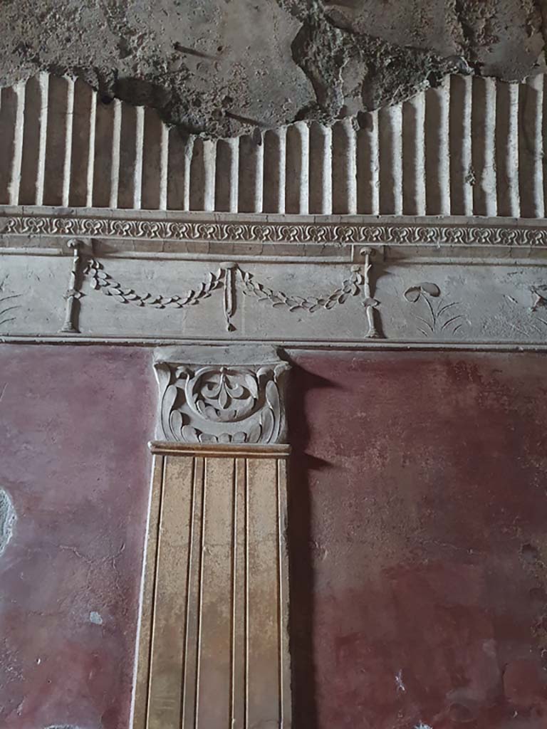 VII.1.8 Pompeii. July 2021. Caldarium 9, stucco on upper north wall in caldarium 9. 
Foto Annette Haug, ERC Grant 681269 DCOR

