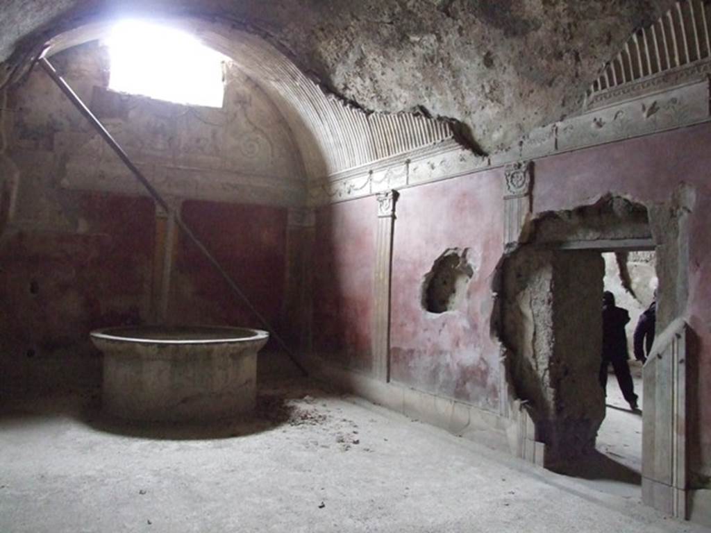 VII.1.8 Pompeii. December 2007. Looking west in caldarium 9 of womens baths.