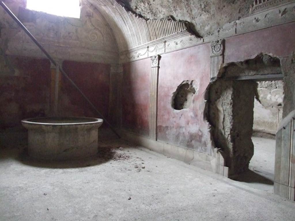 VII.1.8 Pompeii. December 2007. Looking west in caldarium 9 in womens baths.