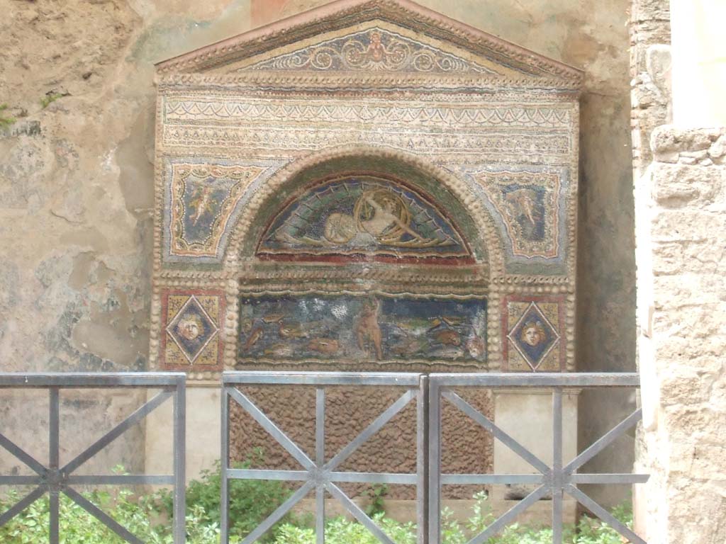 VII.2.45 Pompeii. May 2006. Mosaic fountain.