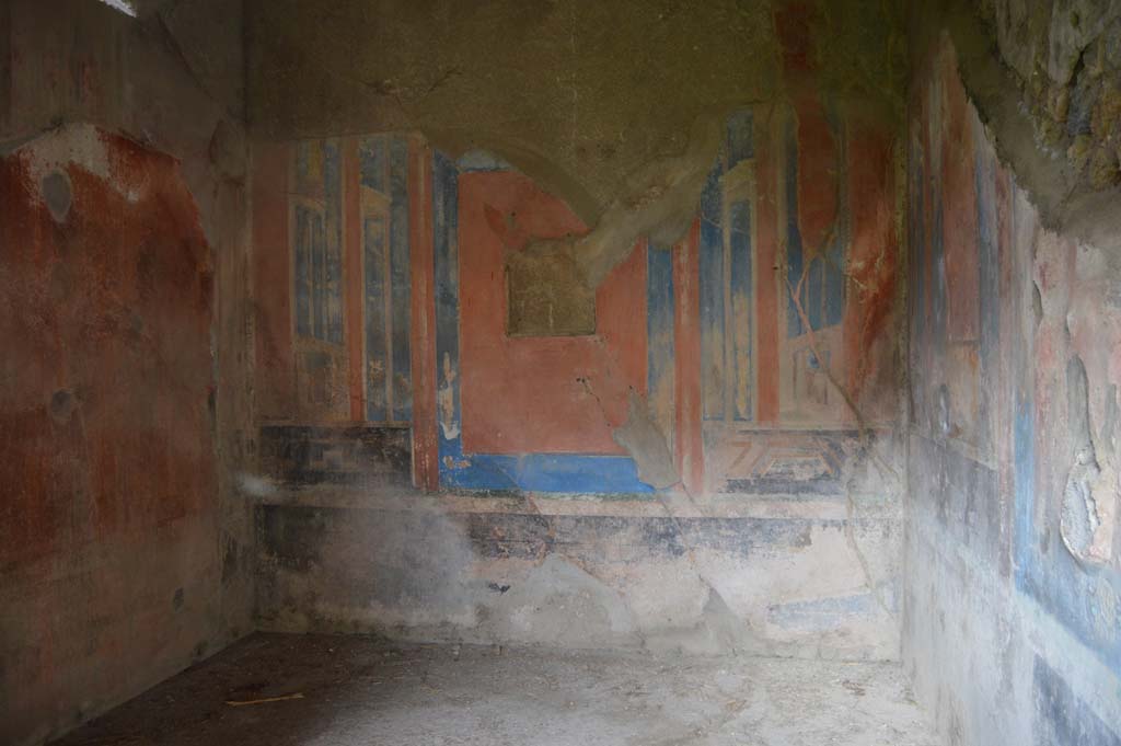 VII.3.29 Pompeii. October 2017. Room 10, detail of painted decoration, with garden paintings, on north wall of cubiculum.
Foto Taylor Lauritsen, ERC Grant 681269 DÉCOR.
