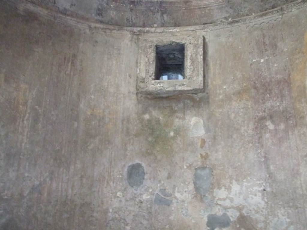 VII.5.24 Pompeii. August 2021. Caldarium (39), ceiling above lamp niche in basin alcove.
Foto Annette Haug, ERC Grant 681269 DCOR.

