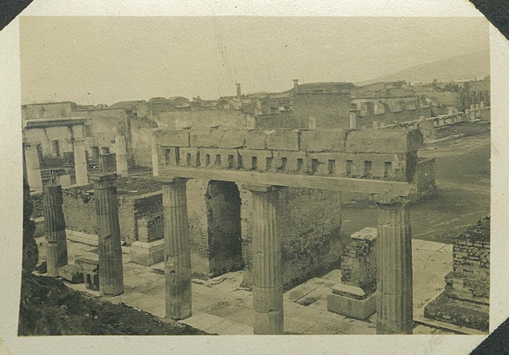VII.8 Pompeii Forum. 1945. Looking north from south side. Photo courtesy of Rick Bauer.