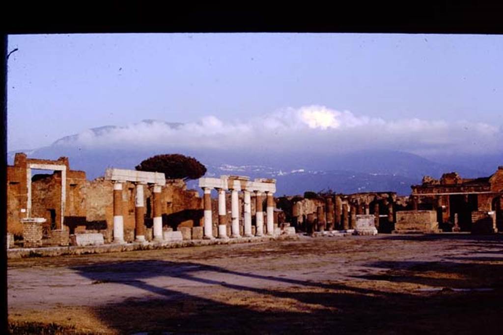 VII.8.00 Pompeii, 7th August 1976. Looking south-east across Forum. 
Photo courtesy of Rick Bauer, from Dr George Fay’s slides collection.
