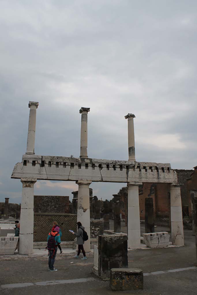 VII.8.00, Pompeii. March 2019. Looking south-west on west side of Forum. 
Foto Anne Kleineberg, ERC Grant 681269 DÉCOR.

