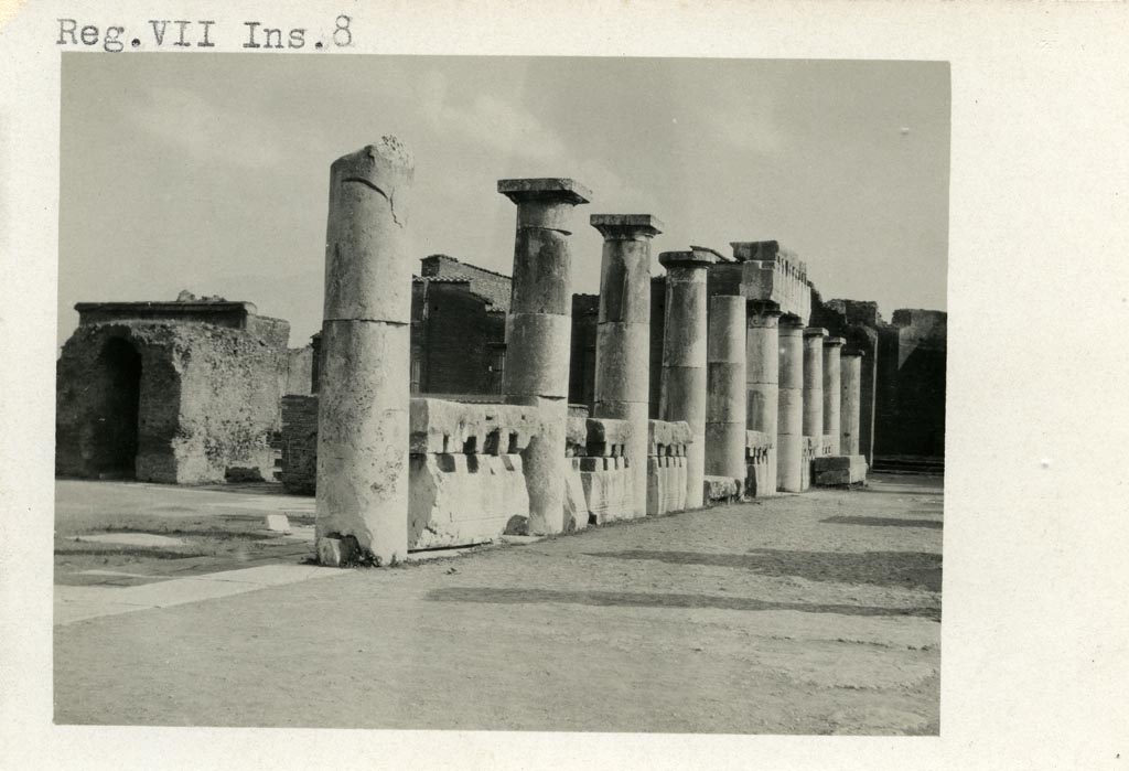 VII.8.00 Pompeii. November 1961. Looking north-east across Forum from west side. Photo courtesy of Rick Bauer.