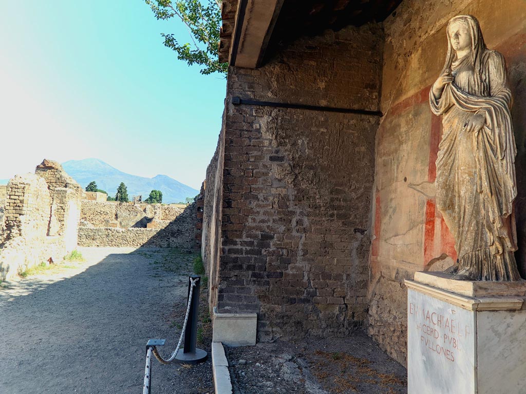 VII.9.1 Pompeii. April 2022. Looking north along east corridor 12.  Photo courtesy of Giuseppe Ciaramella.

