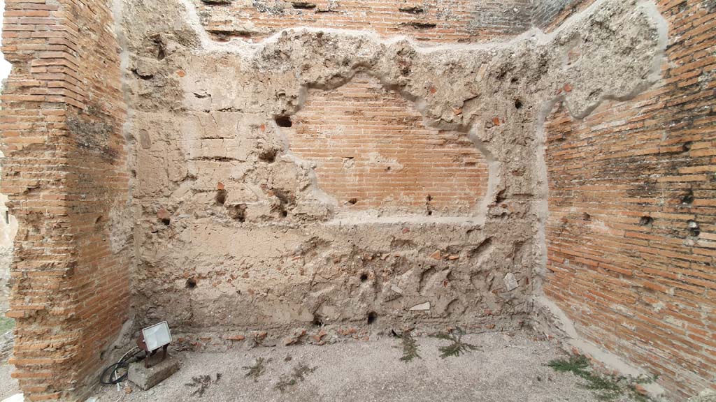 VII.9.2 Pompeii. August 2021. North wall of cella.
Foto Annette Haug, ERC Grant 681269 DÉCOR
