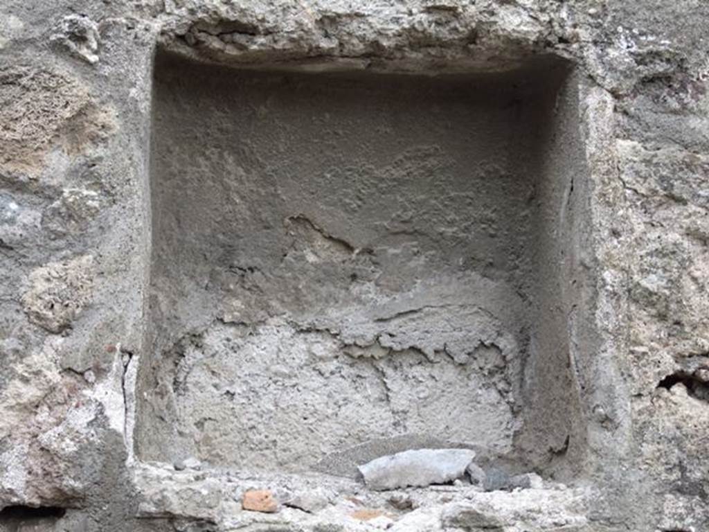 VII.9.22 Pompeii. December 2007. Niche in west wall.
According to Boyce, in the west wall is a rectangular niche, called by Fiorelli un larario.
See Fiorelli, G., 1875. Descrizione di Pompei. Napoli, p. 266.
See Boyce G. K., 1937. Corpus of the Lararia of Pompeii. Rome: MAAR 14. (p.68, no.302) 
