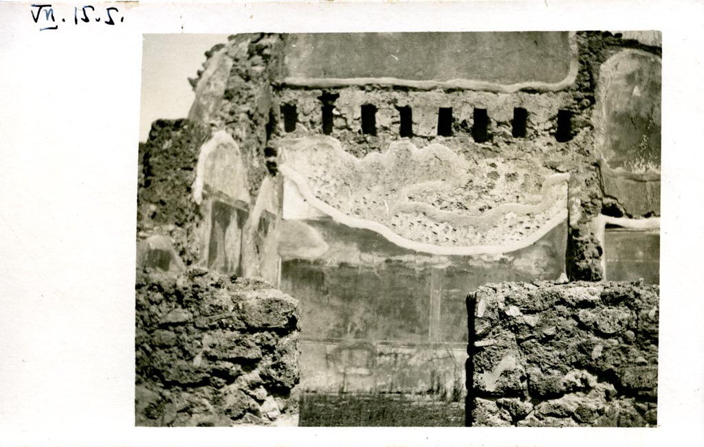 Mystery photo -
VII.15.5 Pompeii, according to Warsher, but this could also include VII.15.4. Pre-1937-39. 
Photo courtesy of American Academy in Rome, Photographic Archive. Warsher collection no. 533.

