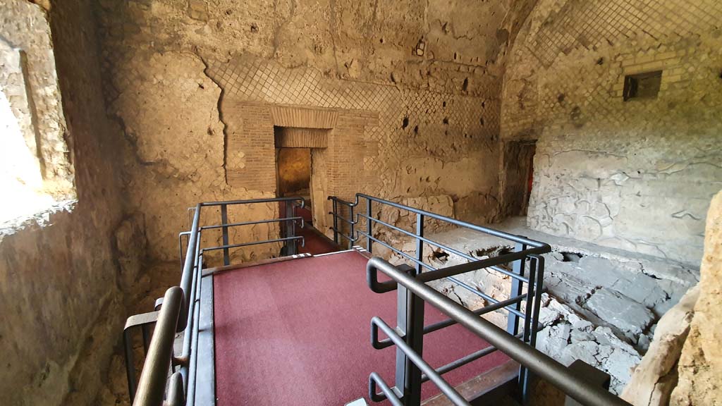 VII.16.a Pompeii. July 2021. Room 5, looking north across tepidarium. 
Foto Annette Haug, ERC Grant 681269 DÉCOR.
