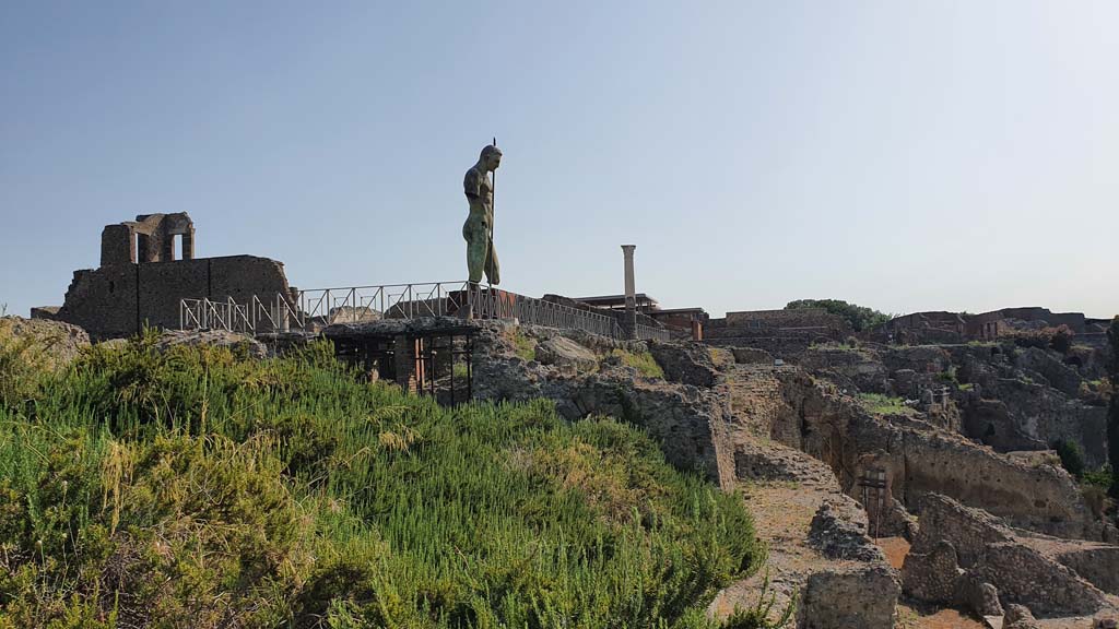 VIII.1.3 Pompeii. December 2019. 
Looking east from south-west corner at rear of Temple. Photo courtesy of Giuseppe Ciaramella.
