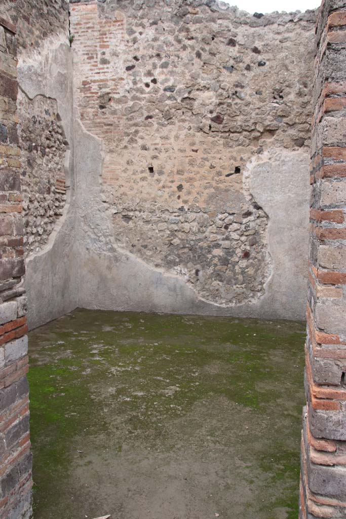 VIII.2.14 Pompeii. May 2018. Looking towards north-west corner of room in north-west corner of atrium.
Photo courtesy of Buzz Ferebee.

