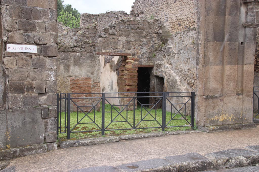 VIII.3.11 Pompeii. May 2006. Upper east wall, in north-east corner.