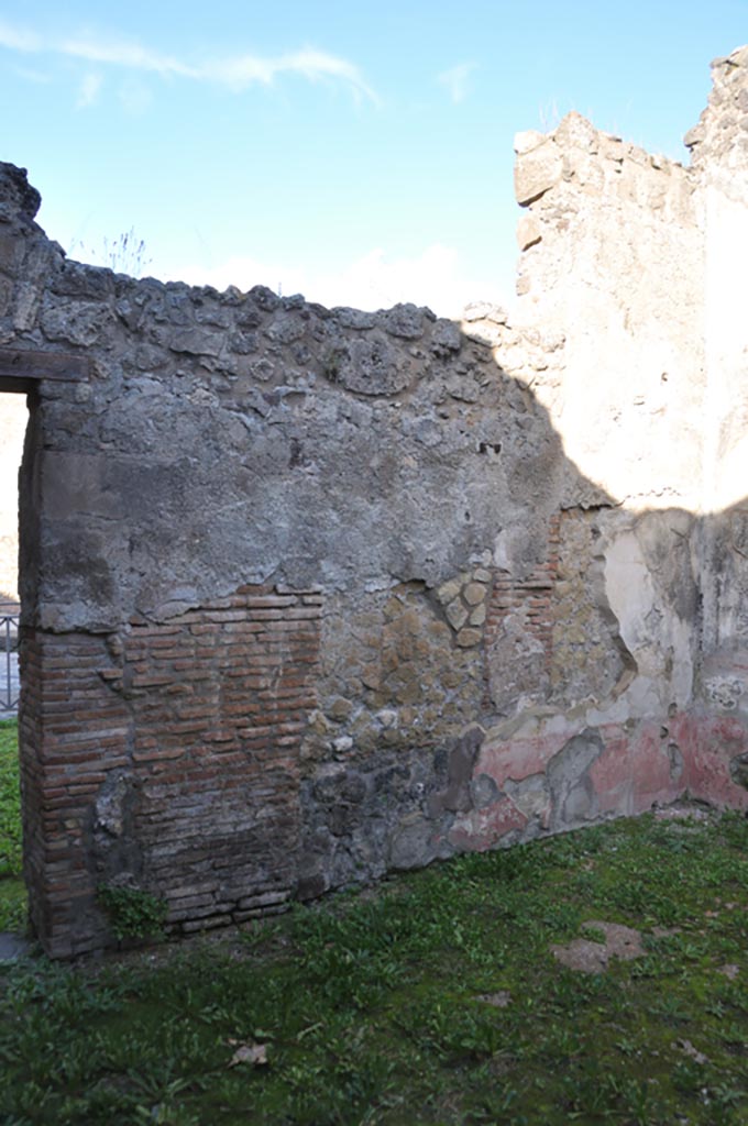 VIII.5 Pompeii. Vicolo dei 12 Dei, looking south from Via dell Abbondanza.VIII.3.12