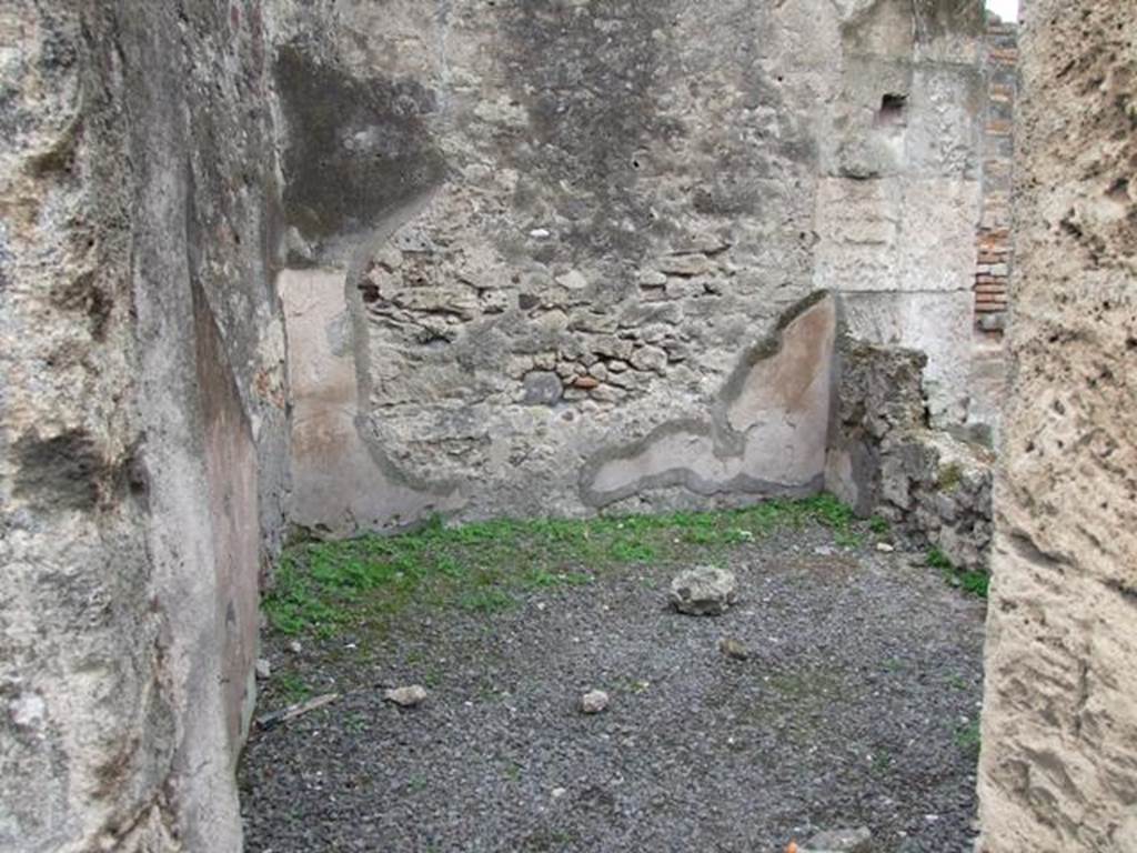VIII.3.27 Pompeii. December 2007. Looking west through doorway into small cubiculum on north side of entrance fauces.
