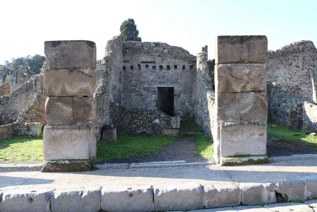 VIII.4.20 Pompeii. December 2018. Looking west to entrance doorway on Via Stabiana. Photo courtesy of Aude Durand.