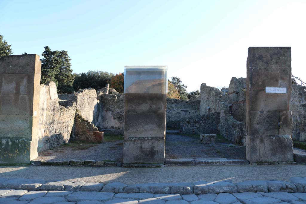 Via dellAbbondanza, Pompeii. South side. December 2018. 
Looking south towards VIII.5.20, on left, and VIII.5.19, on right. Photo courtesy of Aude Durand.

