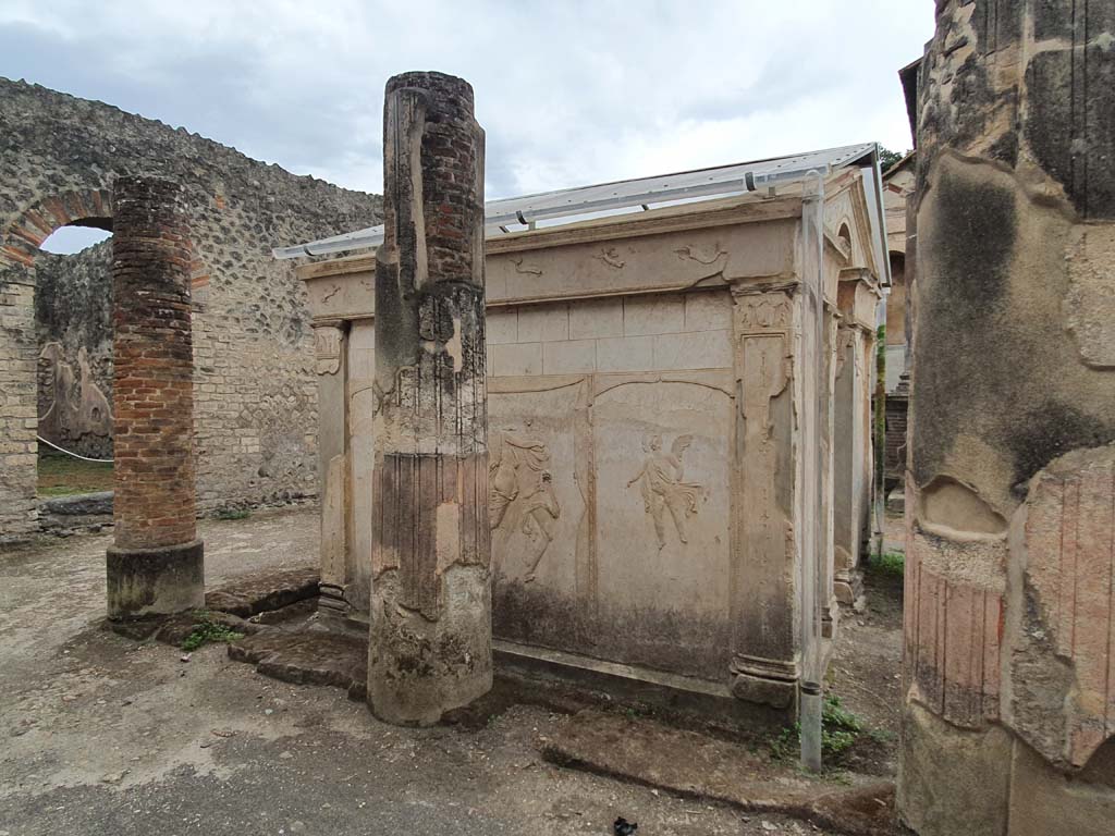 VIII.7.28 Pompeii. August 2021. East side of purgatorium in south-east corner.
Foto Annette Haug, ERC Grant 681269 DÉCOR.

