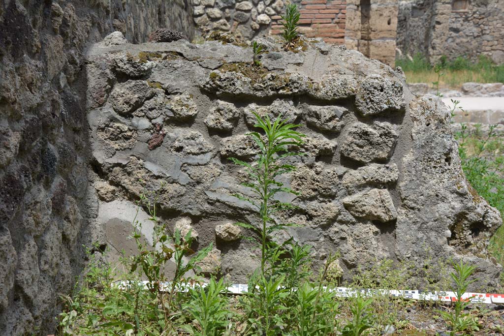 IX.5.8 Pompeii. May 2017. 
Looking north towards wall separating room in south-west corner from another room in centre on west side.
Foto Christian Beck, ERC Grant 681269 DCOR.
