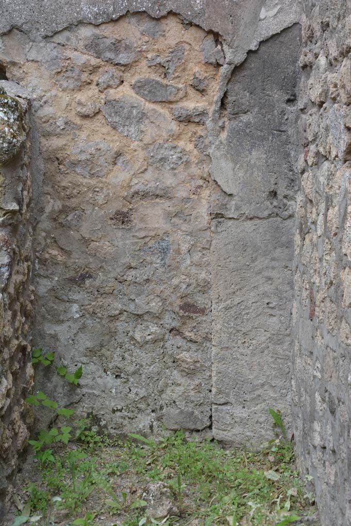 IX.5.10 Pompeii. May 2017. South wall of latrine. 
Foto Christian Beck, ERC Grant 681269 DCOR.
