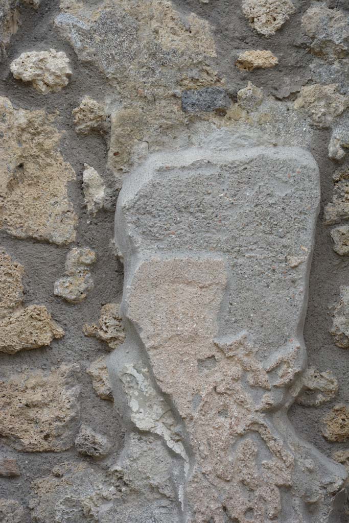 IX.5.10 Pompeii. May 2017. Detail from west wall at north end of shop-room.
Foto Christian Beck, ERC Grant 681269 DCOR.
