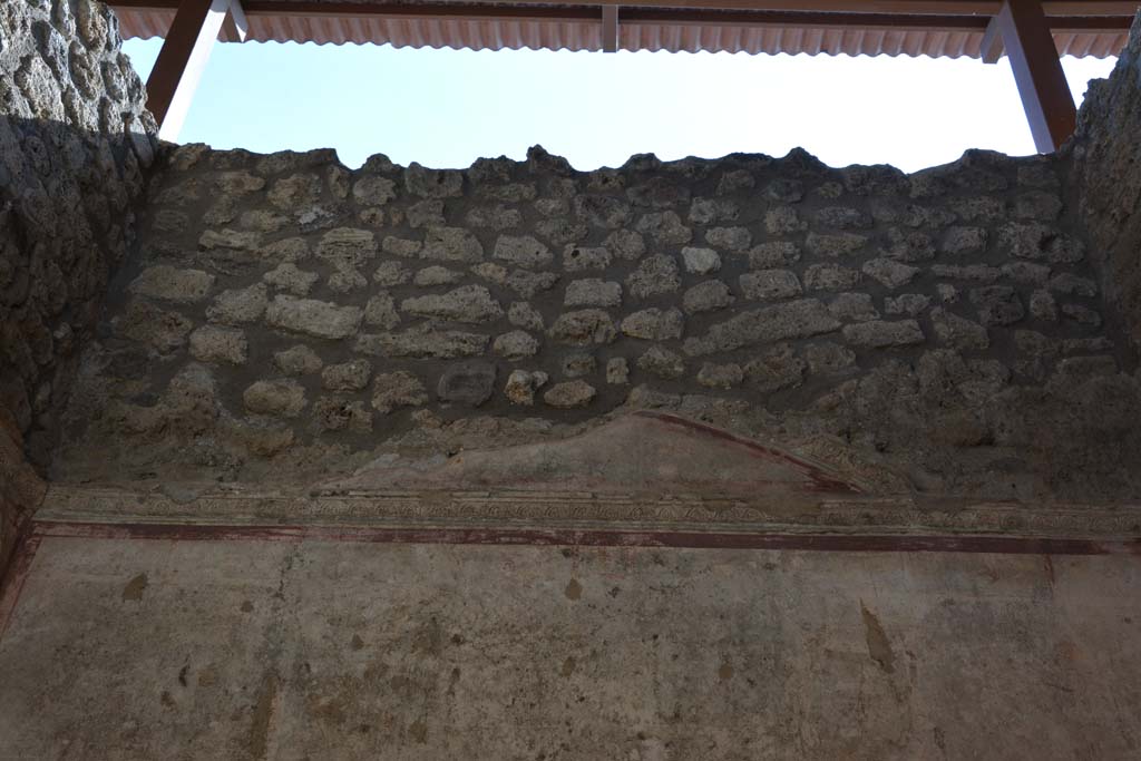 IX.5.11 Pompeii. May 2017. Room f, upper west wall.
Foto Christian Beck, ERC Grant 681269 DCOR.

