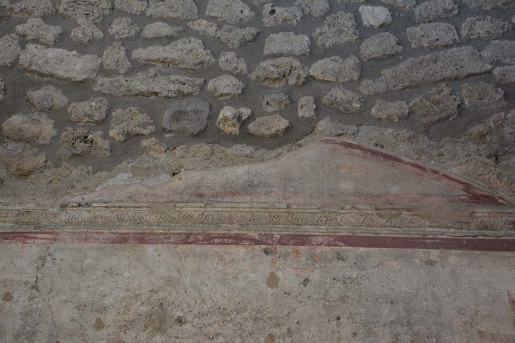 IX.5.11 Pompeii. May 2017. Room f, detail of stucco cornice on upper west wall.
Foto Christian Beck, ERC Grant 681269 DCOR.
