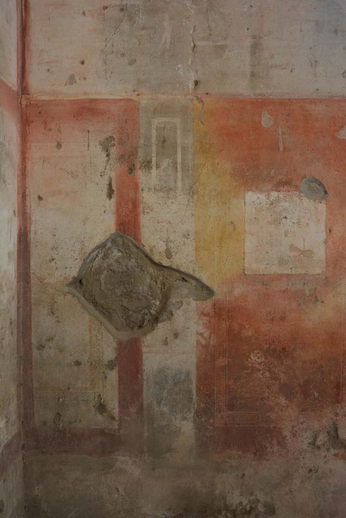 IX.5.11 Pompeii. May 2017. Room f, north wall in north-west corner.
Foto Christian Beck, ERC Grant 681269 DCOR.
