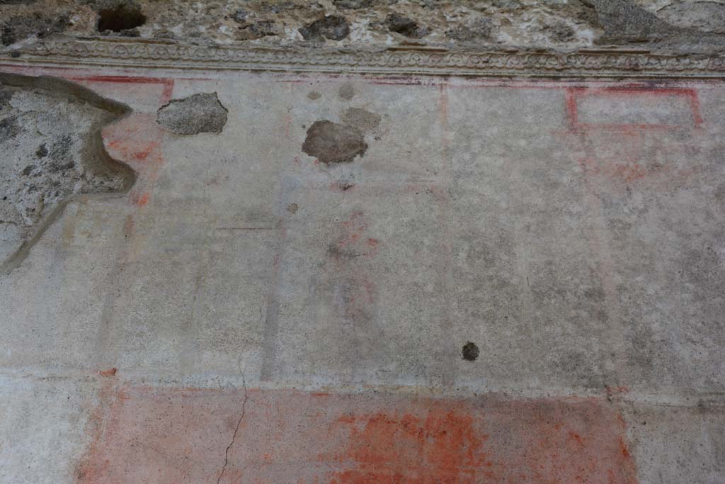 IX.5.11 Pompeii. March 2017. Room e, upper south wall and painted figure. 
Foto Christian Beck, ERC Grant 681269 DCOR.

