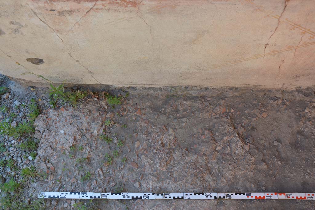 IX.5.11 Pompeii. May 2017. Room h, detail of flooring from near north wall.
Foto Christian Beck, ERC Grant 681269 DCOR.
