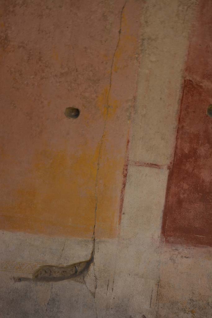 IX.5.11 Pompeii. May 2017. Room h, detail from east wall towards south end.
Foto Christian Beck, ERC Grant 681269 DCOR.
