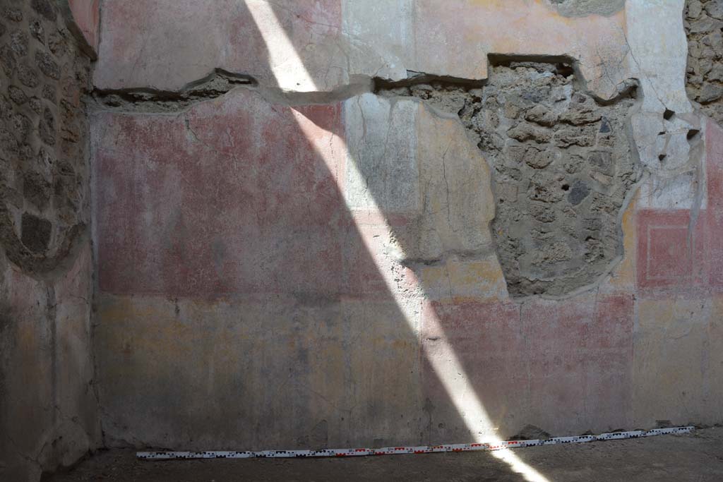 IX.5.11 Pompeii. May 2017. Room i, lower west wall at south end. 
Foto Christian Beck, ERC Grant 681269 DCOR.

