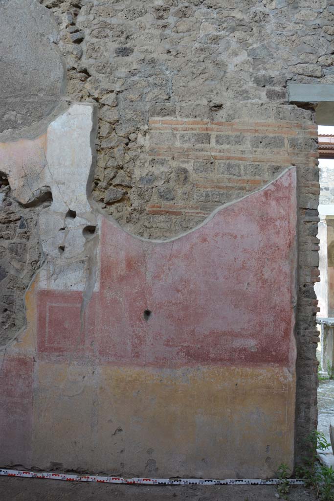IX.5.11 Pompeii. May 2017. Room i, west wall with doorway to atrium b, on right.
Foto Christian Beck, ERC Grant 681269 DCOR.
