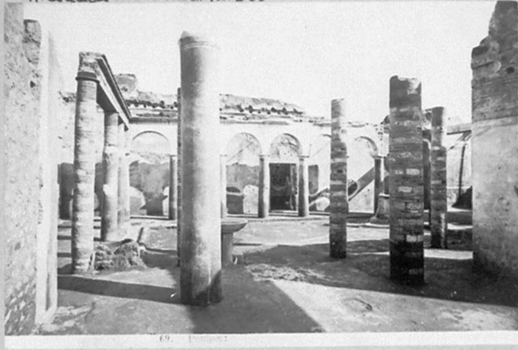 IX.7.20 Pompeii. Old undated photograph, looking east across atrium from entrance.
DAIR 72.560. Photo © Deutsches Archäologisches Institut, Abteilung Rom, Arkiv. 

