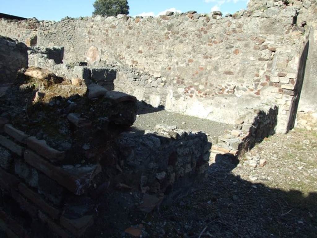 IX.9.a Pompeii. March 2009. Looking north-east across north-west corner of portico, from west portico.