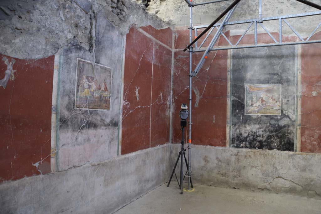IX.12.6 Pompeii. February 2017. 
Room 3, looking towards west wall, north-west corner and north wall in triclinium. Photo courtesy of Johannes Eber.
