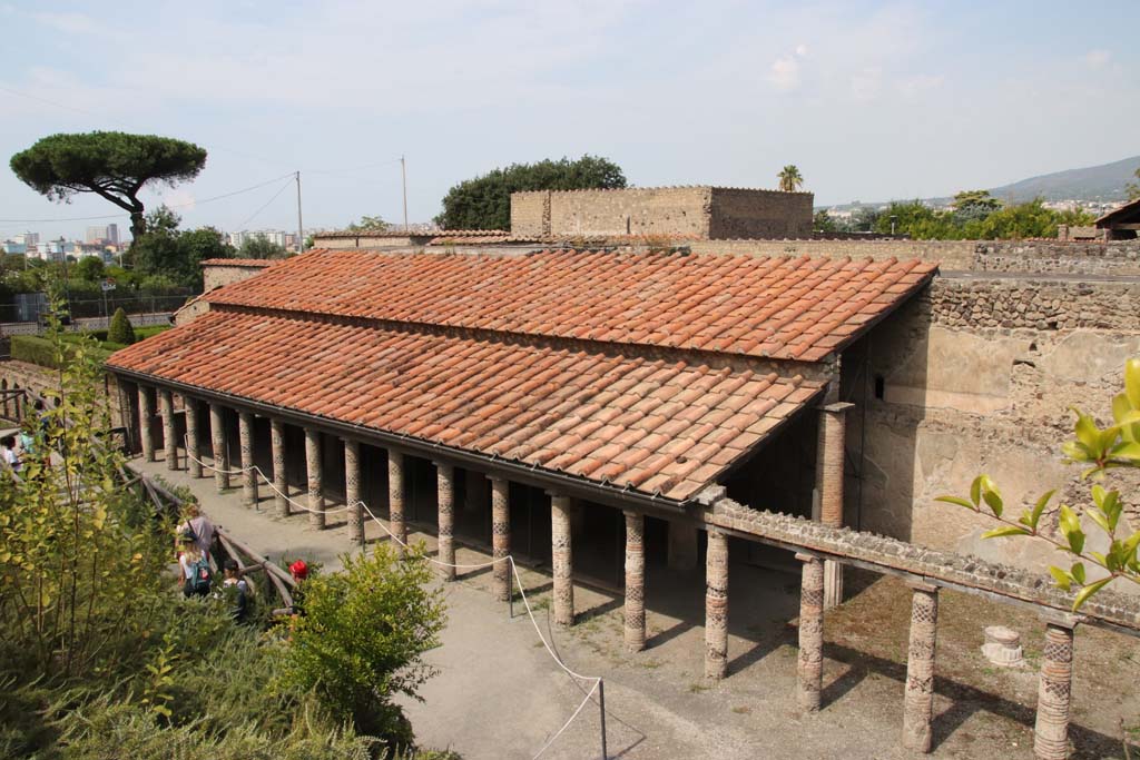 Villa of Mysteries, Pompeii. September 2021. The colonnade on the south side of the Villa. Photo courtesy of Klaus Heese.