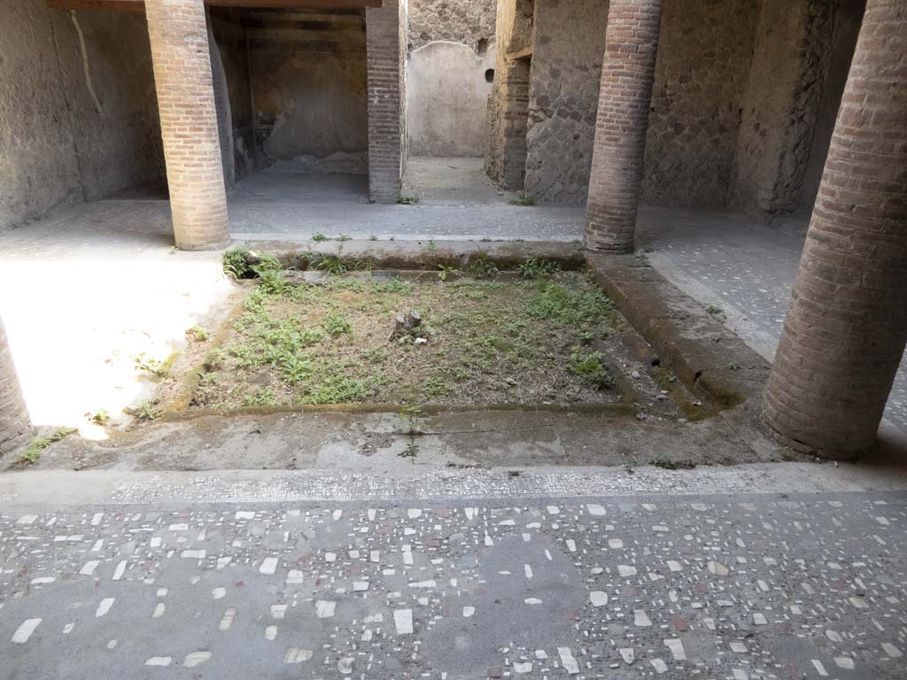 Villa of Mysteries, Pompeii. September 2017.
Looking towards east side of room 62, with doorways to corridor to kitchen, and rooms 42 and 43. 
Foto Annette Haug, ERC Grant 681269 DÉCOR.
