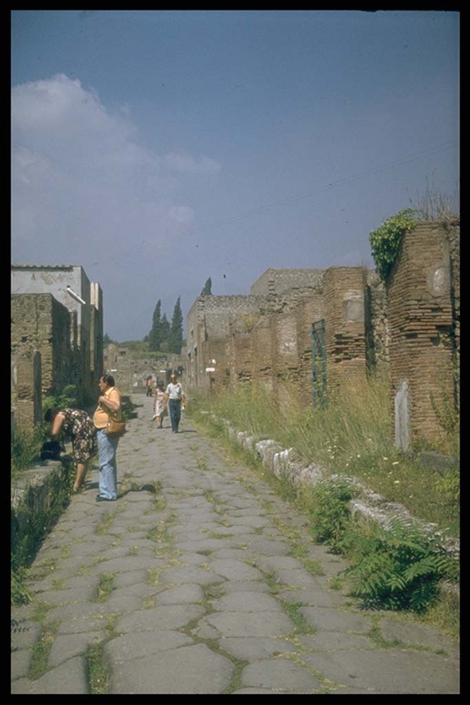 Via Consolare between VI.17 and VI.3. Looking north. 
Photographed 1970-79 by Günther Einhorn, picture courtesy of his son Ralf Einhorn.
