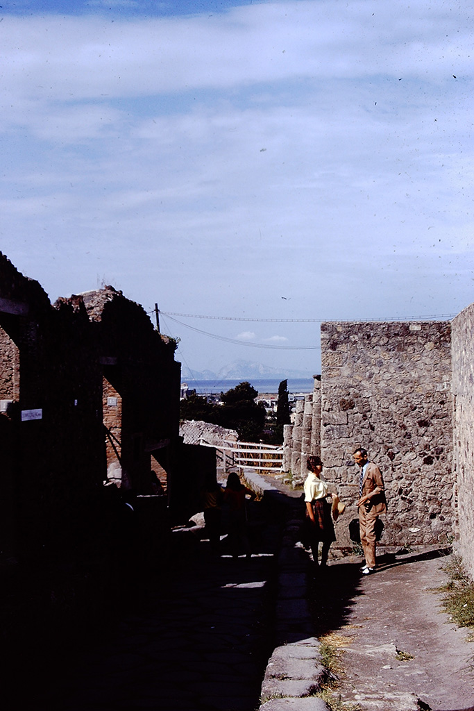 Vicolo dei Soprastanti, Pompeii, between VII.15 and VII.16. 1972. 
Looking west. Photo by Stanley A. Jashemski. 
Source: The Wilhelmina and Stanley A. Jashemski archive in the University of Maryland Library, Special Collections (See collection page) and made available under the Creative Commons Attribution-Non Commercial License v.4. See Licence and use details.
J72f0225
