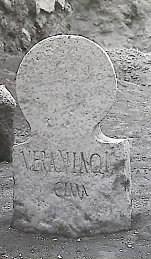 FPNF Pompeii. Inscribed female marble columella.

VERANIA Q. L. 
CLARA.

According to D’Ambrosio and De Caro, this expands to

Verania, Q(uinti) liberta
Clara

See D’Ambrosio A. and De Caro S., 1988. Römische Gräberstraßen. München: C. H. Beck. p. 210.
